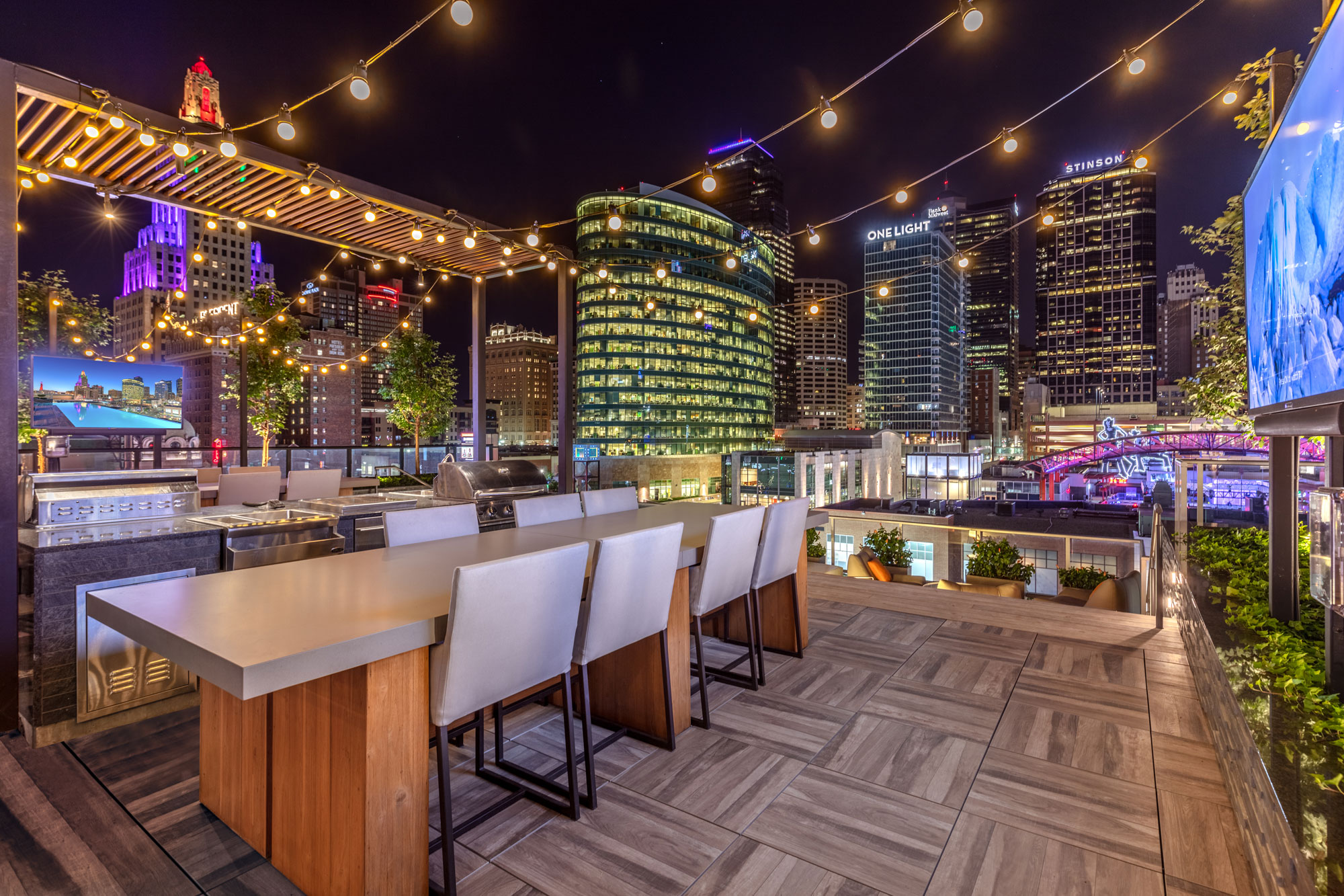 Two Light Luxury Apartments offers Outdoor Grilling Stations