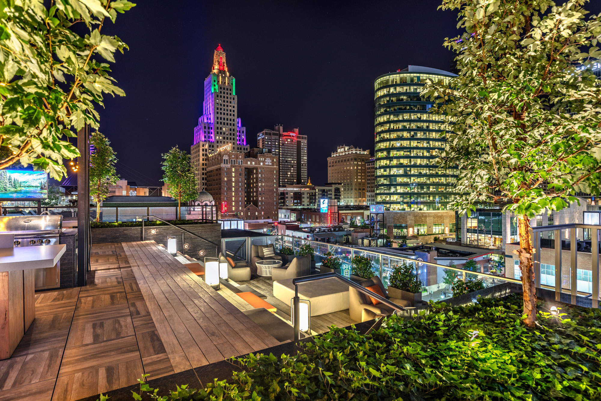 Two Light Luxury Apartments offers Panoramic Views of Downtown Kansas City